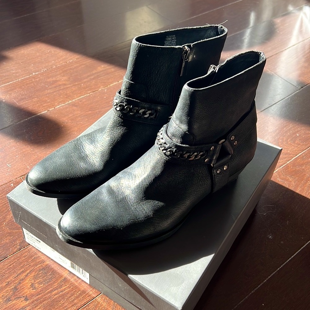 Vince Camuto black booties size 10 New